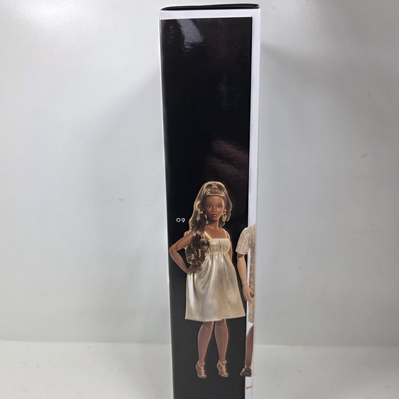 Barbie Basics Model 06 Doll - Picture 2 of 5